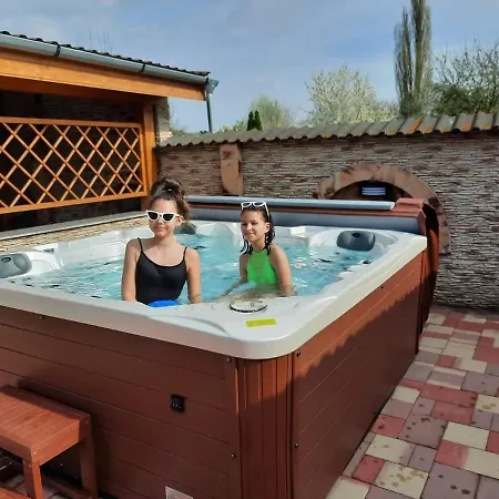 Guest house Kek Laguna Wellness 4*