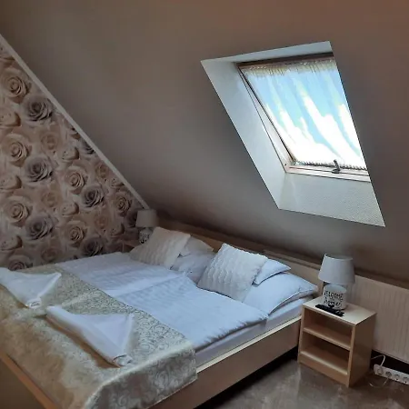 Kek Laguna Wellness Гостевой дом Эгерсалок