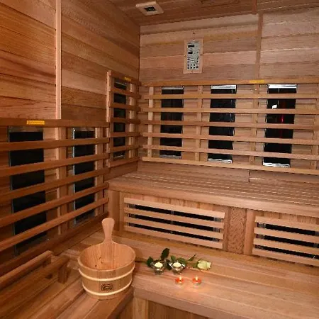 Kek Laguna Wellness Эгерсалок