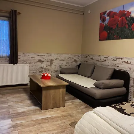 Kek Laguna Wellness Гостевой дом Эгерсалок