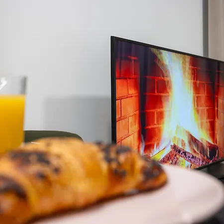 Waterfront Azure Loft With Free Parking * Budapesta