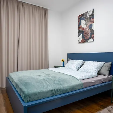 Apartman Waterfront Azure Loft With Free Parking
