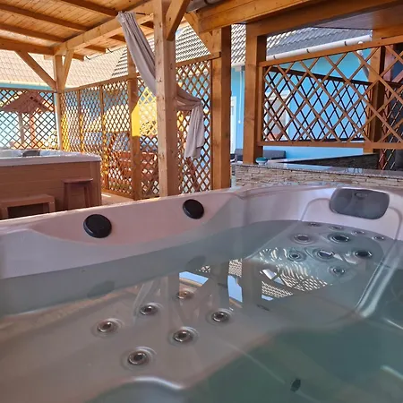 Kek Laguna Wellness Гостевой дом Эгерсалок