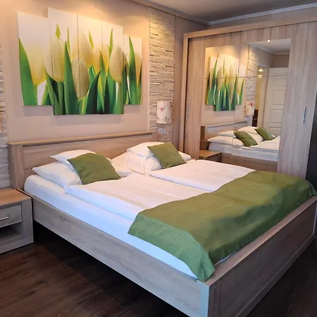 Kék Lagúna Wellness 4*