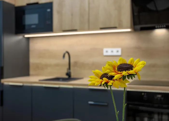 Waterfront Azure Loft With Free Parking Lejlighed