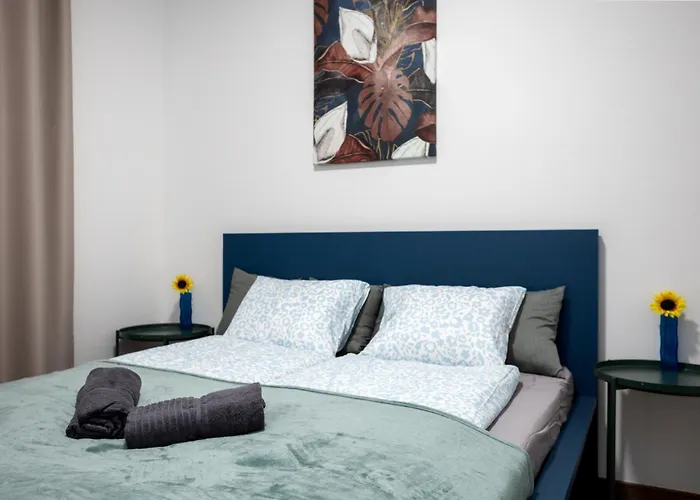 Waterfront Azure Loft With Free Parking