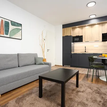 Waterfront Azure Loft With Free Parking Appartement